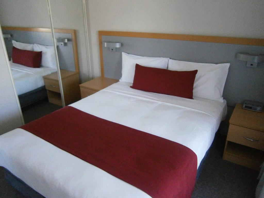 George Bass Motor Inn Нора Номер фото