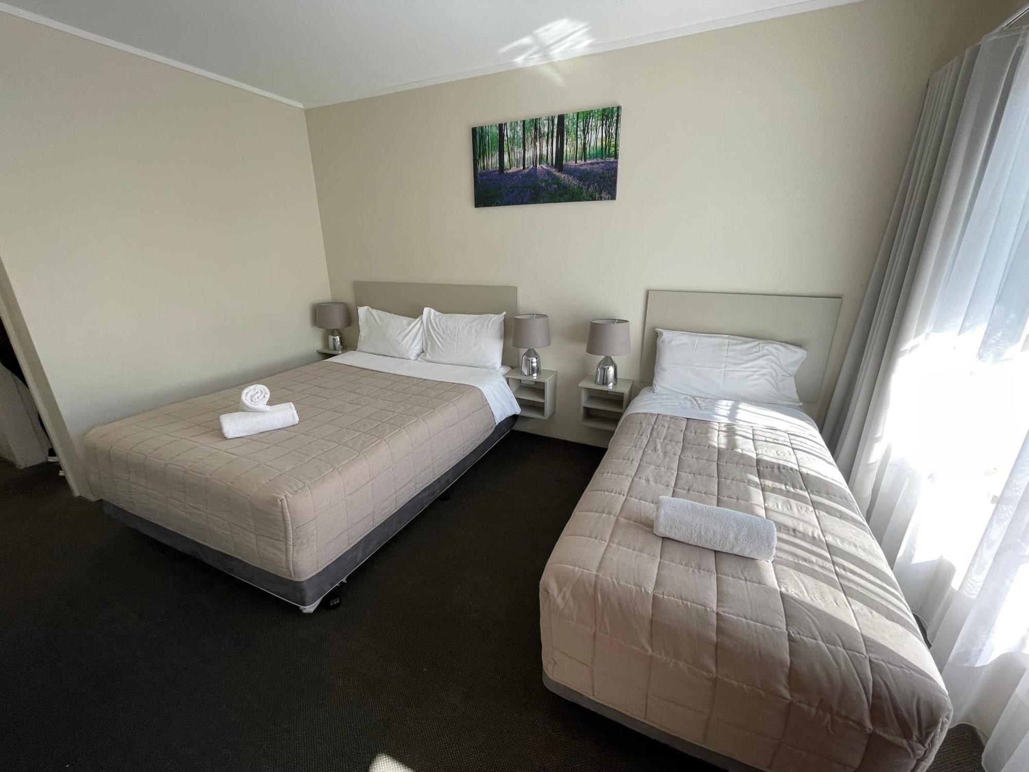 George Bass Motor Inn Нора Экстерьер фото