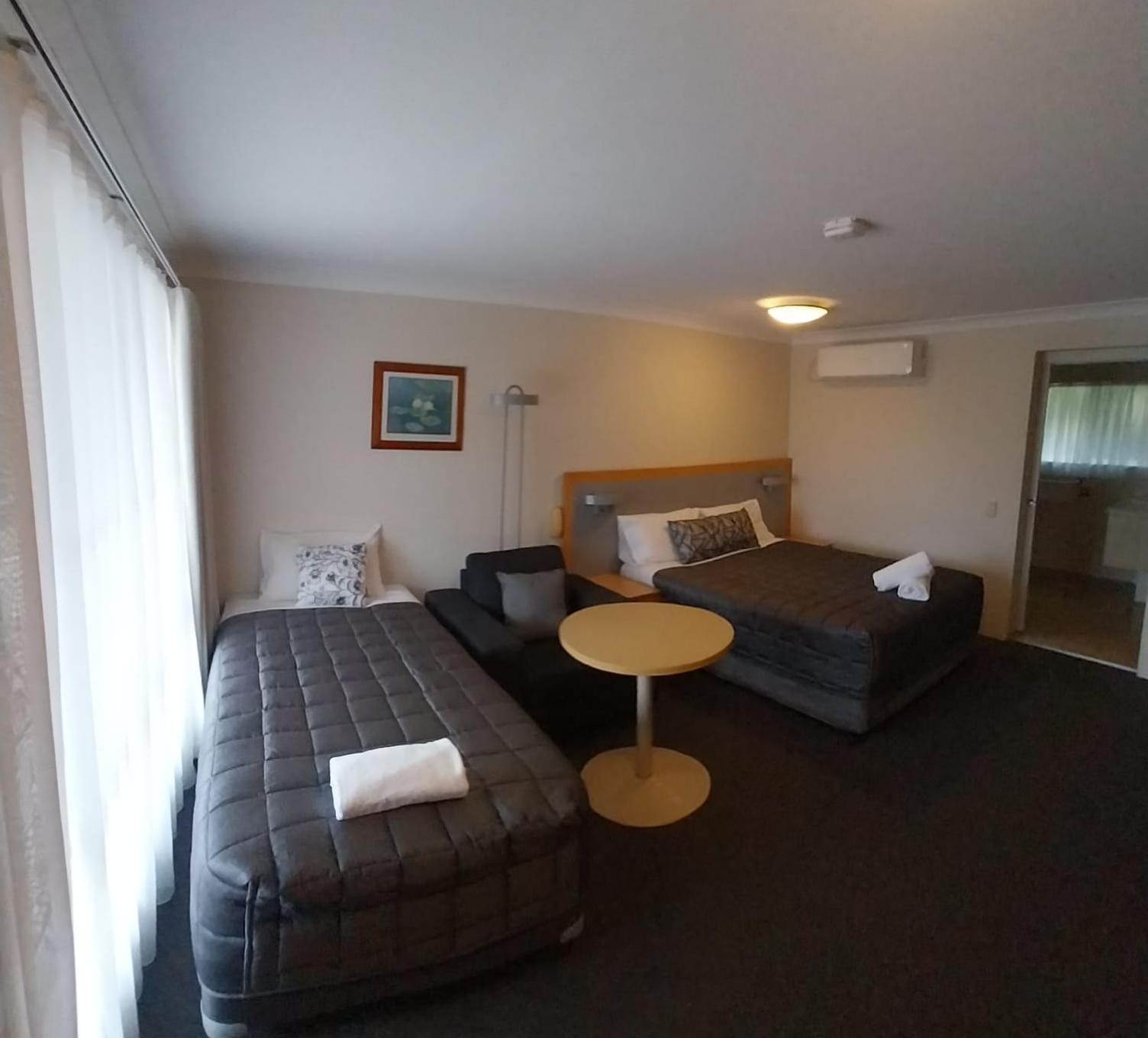 George Bass Motor Inn Нора Экстерьер фото
