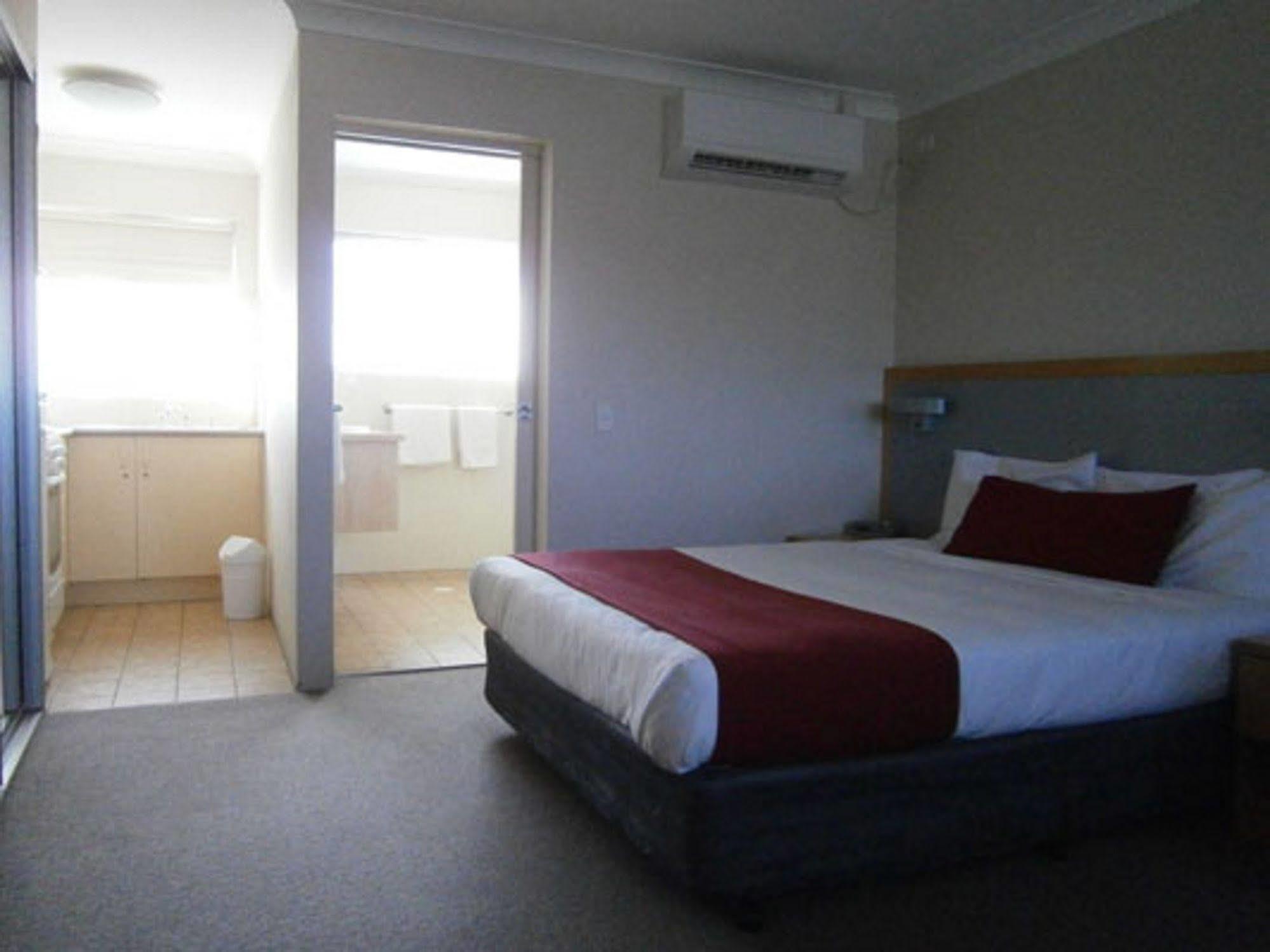 George Bass Motor Inn Нора Экстерьер фото